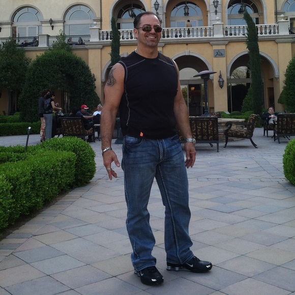 Meet your Posher, Robert - Picture 2 of 4